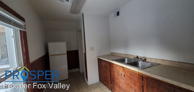 Building Photo - 312 N Oneida St
