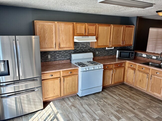 Building Photo - 3617 Cameo Dr