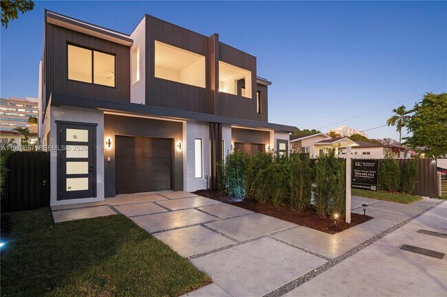 Building Photo - 3187 SW 23rd St