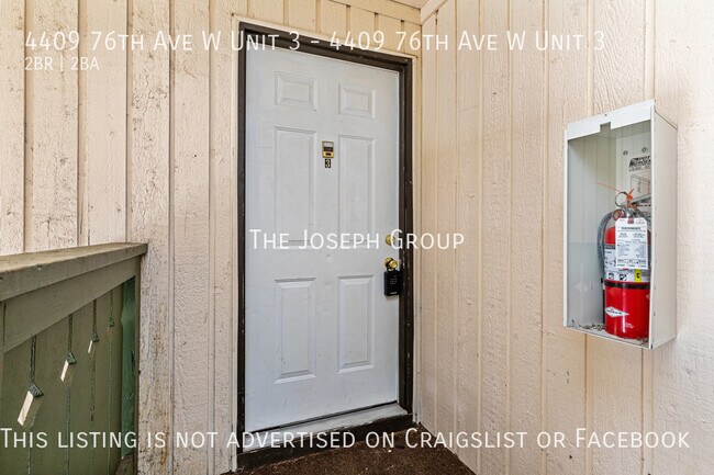 Building Photo - Spacious 2 bed/1.5 bath in University Place