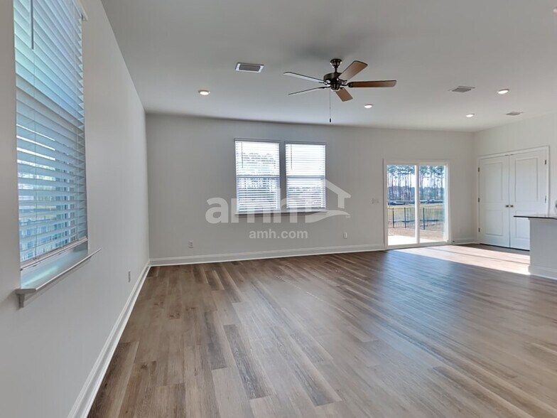 Building Photo - 551 Plumeria Ln