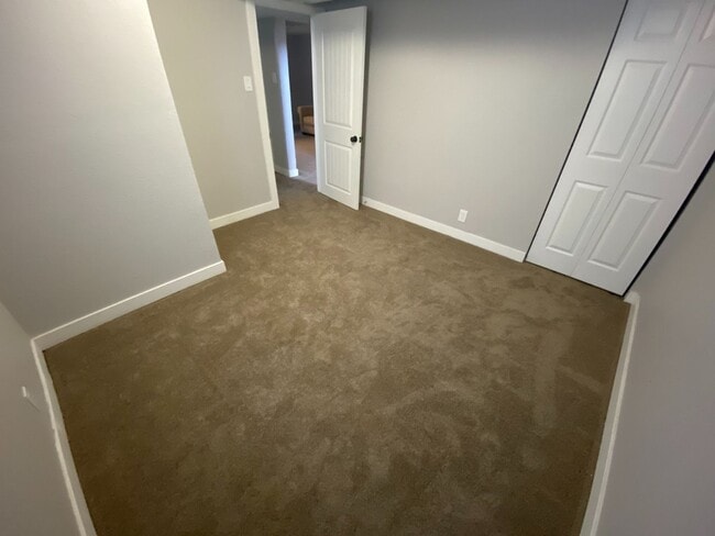 Building Photo - Great Home Close to Downtown - License #20...