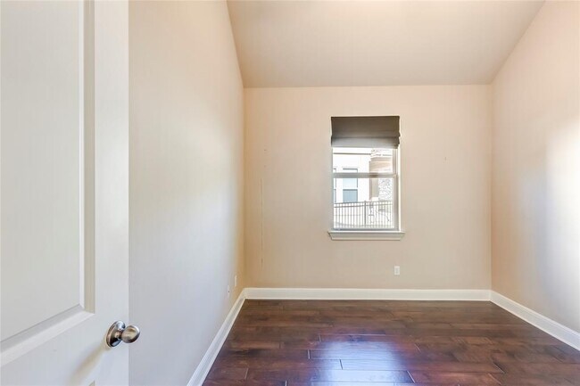 Building Photo - 4103 Front Range Ln