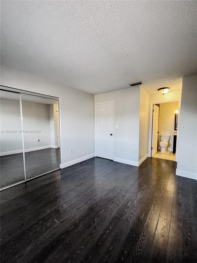 Building Photo - 560 NW 82nd Pl