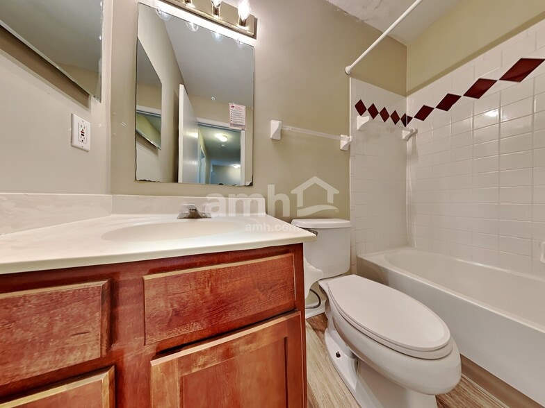 Building Photo - 5785 Chase Run