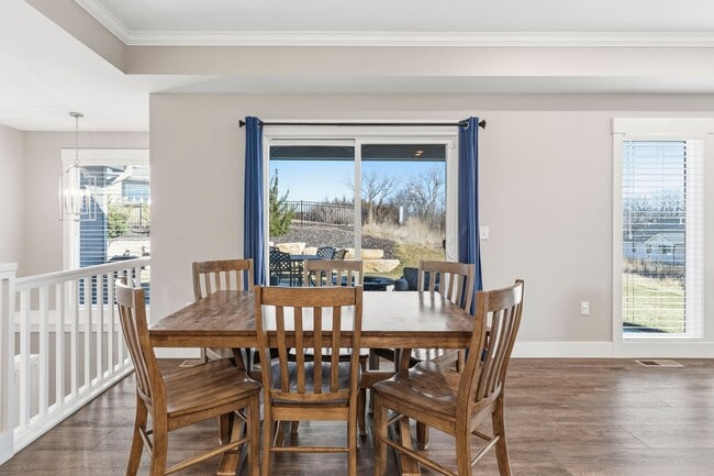 Building Photo - Stunning 6 Bed, 3 Bath Heritage Hills Home | 3-Car Garage | Walk-Out Basement