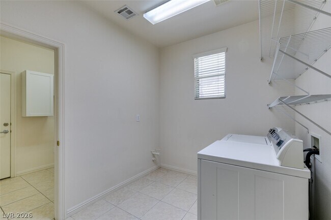 Building Photo - 10228 Questa Sera Ct