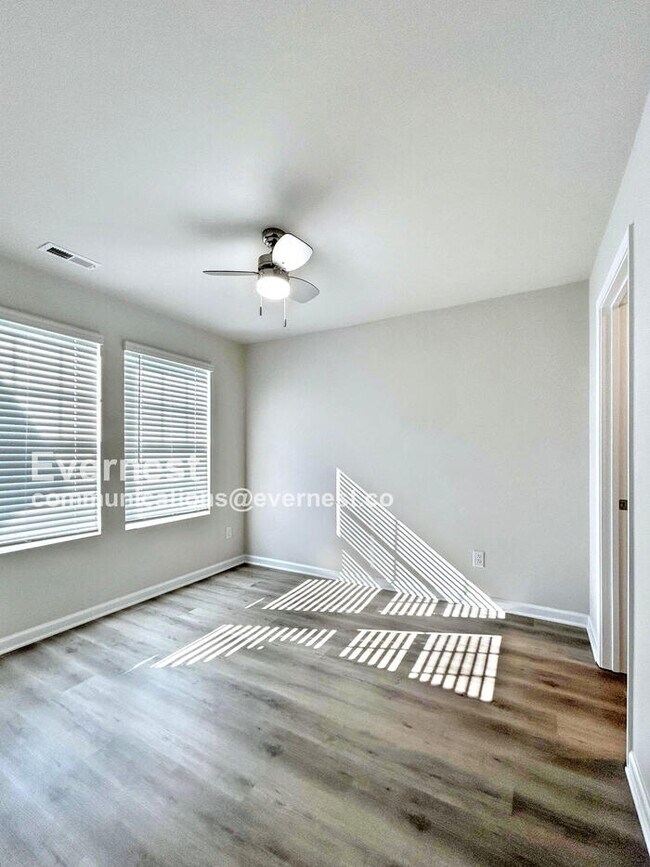 Building Photo - 9226 Northfield Crossing Dr