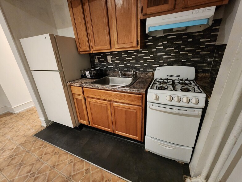 Kitchen - 3531 Pacific Ave