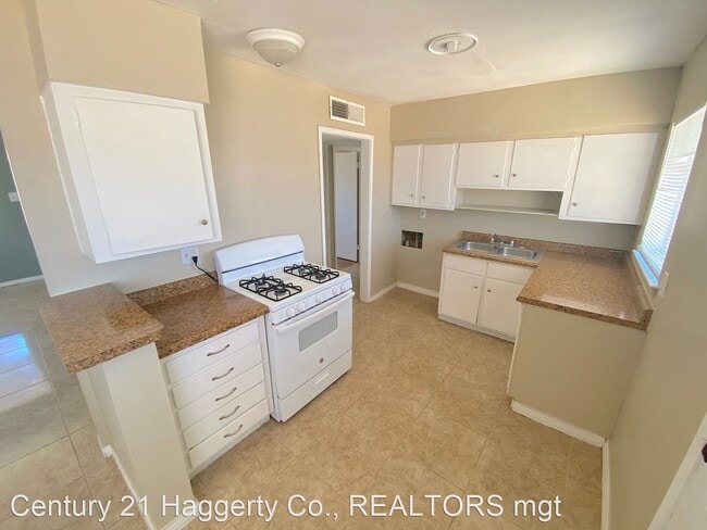 Building Photo - 3 br, 1.5 bath House - 9211 Montgomery