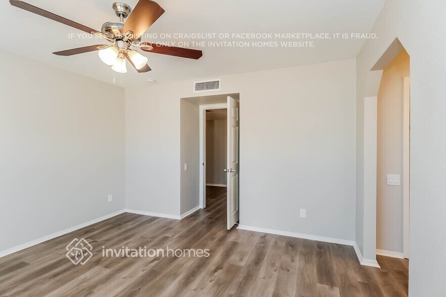 Building Photo - 7918 W Dreyfus Dr