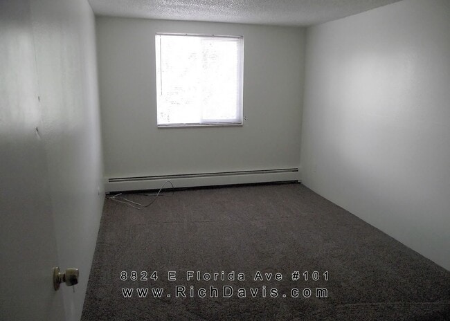 Building Photo - Great location off Leetsdale/Parker and Fl...
