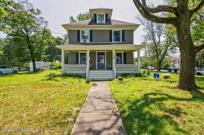 Primary Photo - 496 W Park Ave