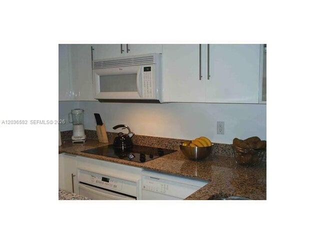 Building Photo - 335 S Biscayne Blvd