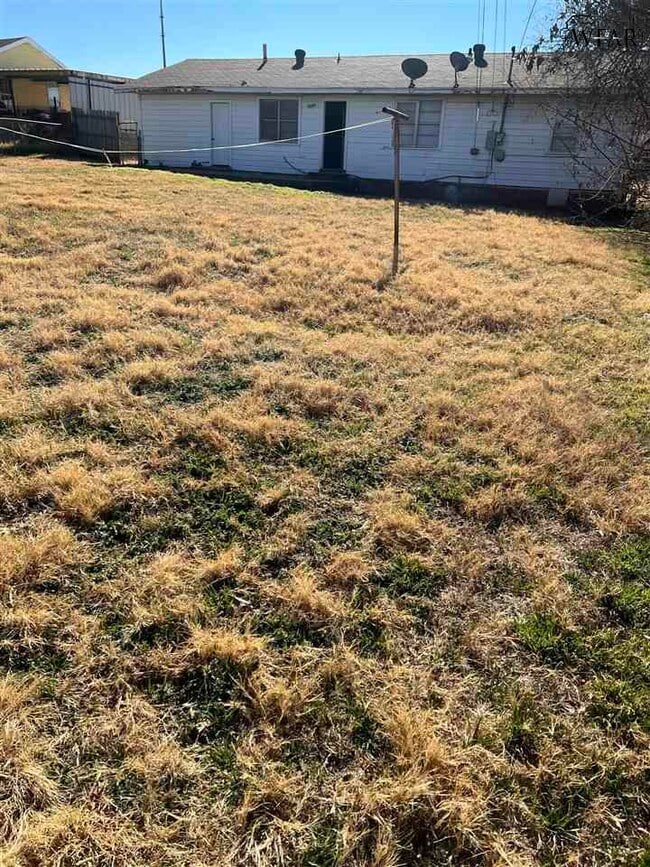 Building Photo - 1118 Ireland St