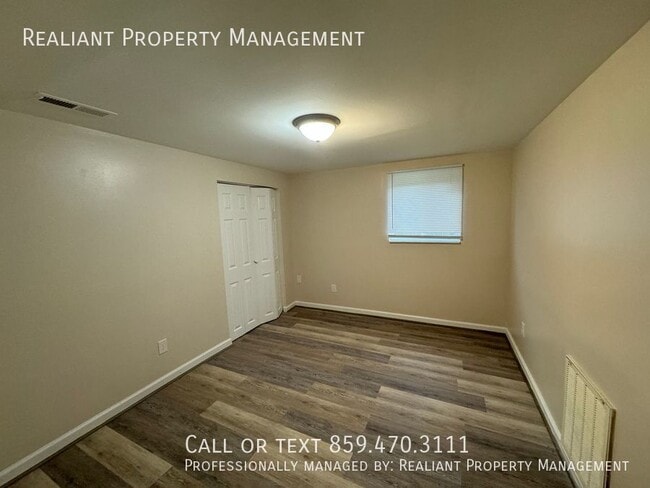 Building Photo - 209 Lakeshore Dr