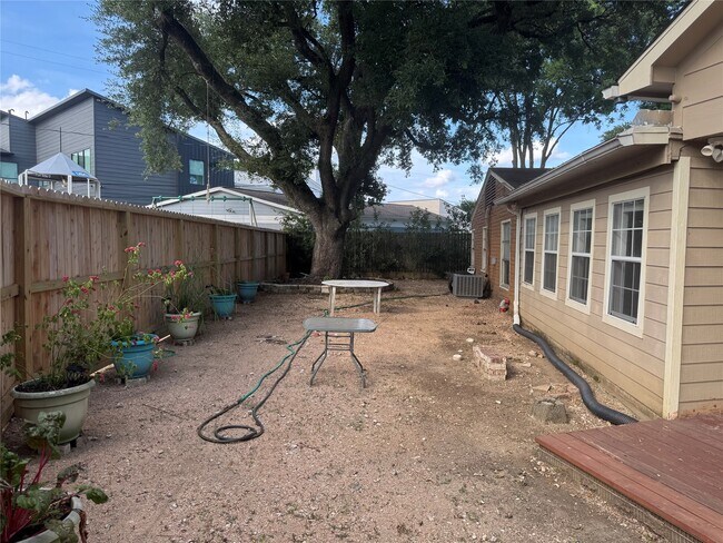 Building Photo - 6944 Burgess St
