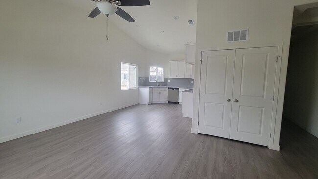 Building Photo - 6909 Elizabeth Ct