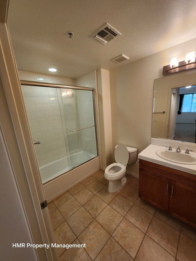 Building Photo - 2 bed 2.5 bath condominium at Lake at Waln...