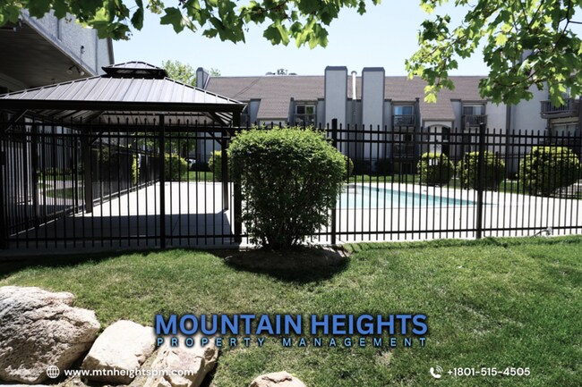 Building Photo - 415 E Creekside Cir