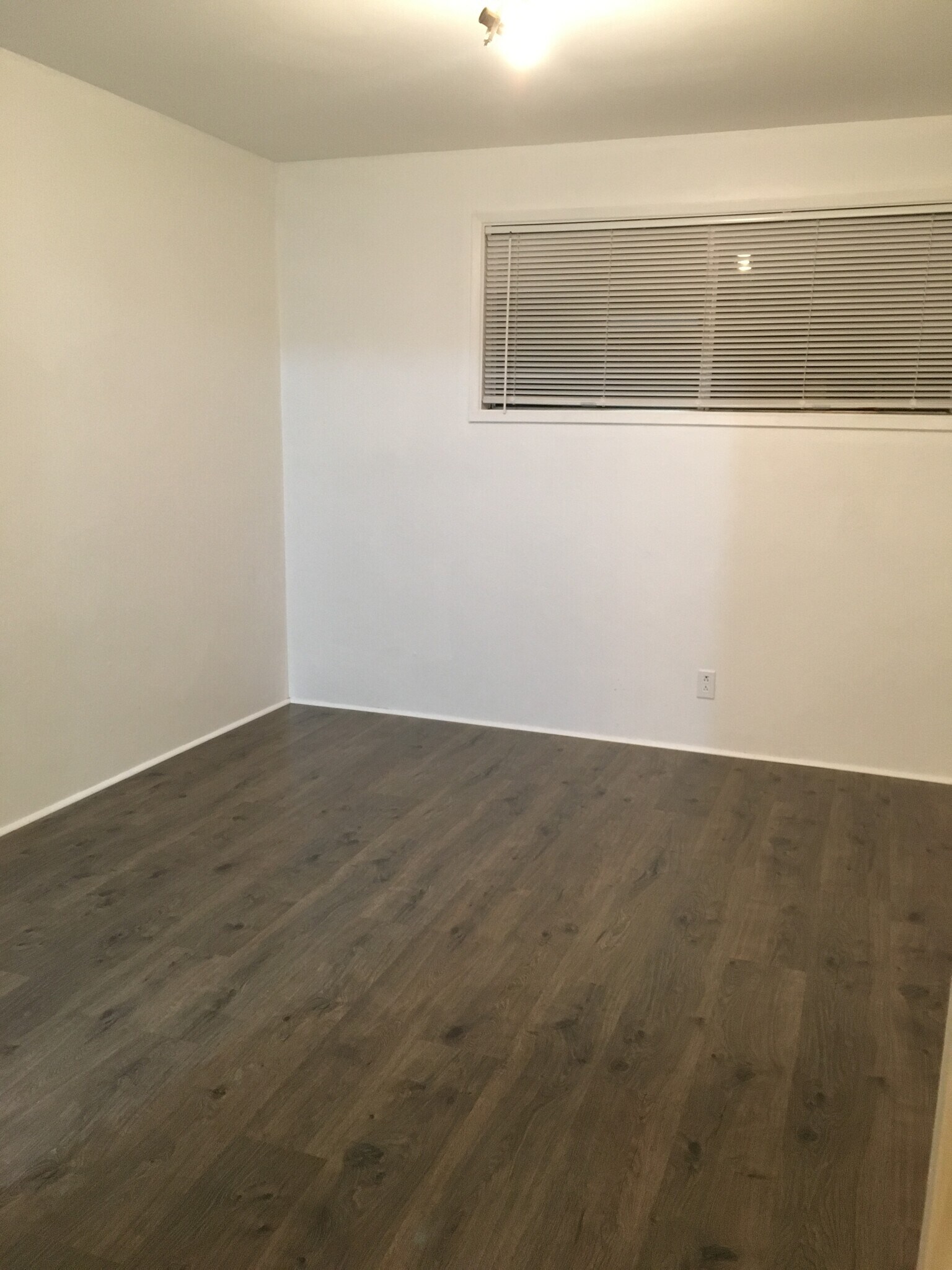 Building Photo - 107 N 3rd St