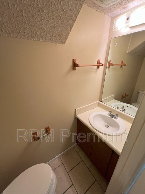 Building Photo - 10769 Alco Ave