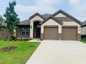 Building Photo - 7804 Cottonwood Dr