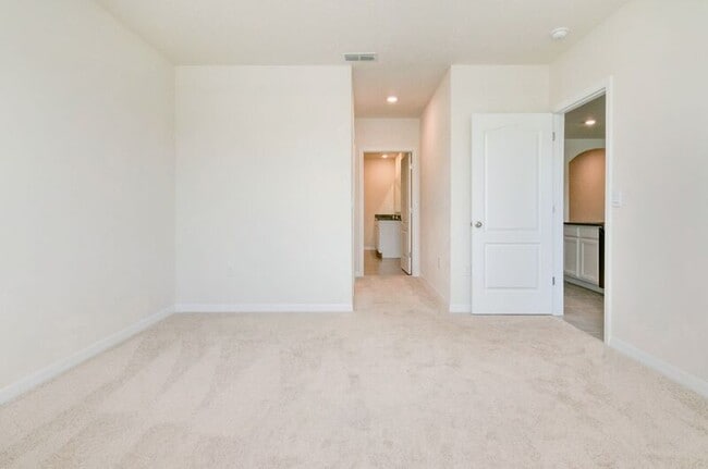 Building Photo - 2791 Sunnyvale St