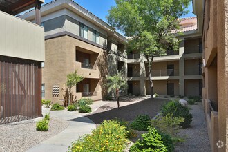 Building Photo - Konrad