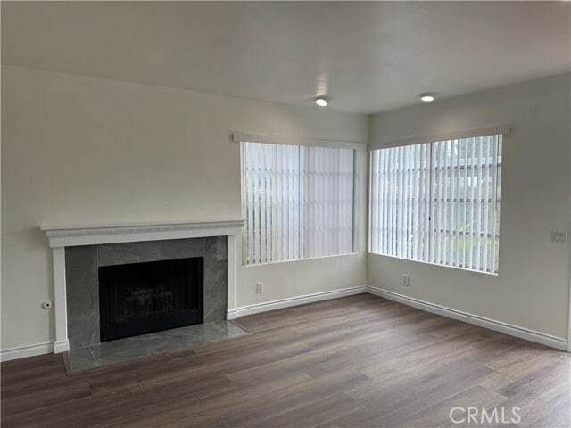 Building Photo - 6 Columbia