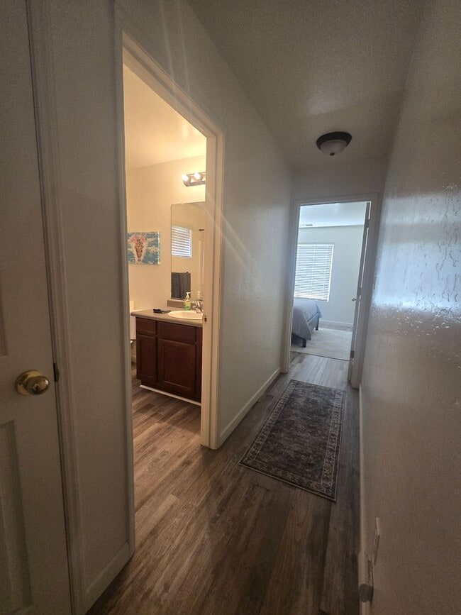 Building Photo - Beautiful 3BD 2BA home for rent in Hanford!