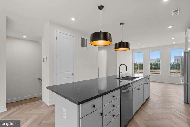 Building Photo - 13916 Aviation Pl