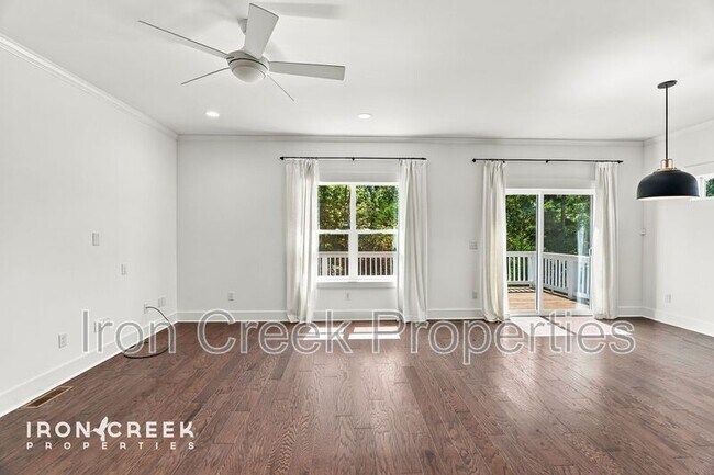 Building Photo - 17 Woodbridge Park Dr
