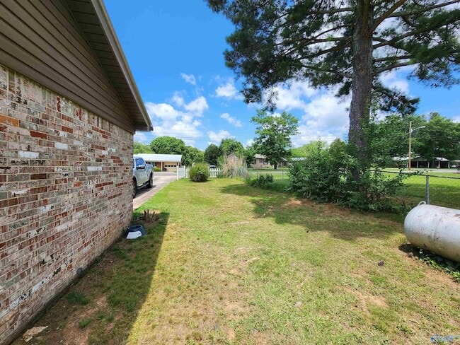 Building Photo - 247 Snow Dr