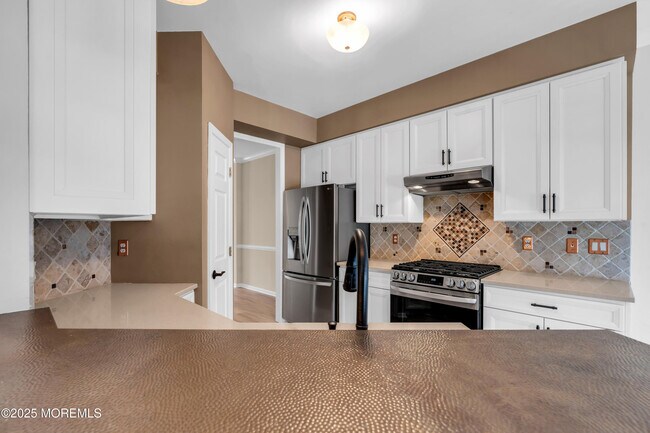 Building Photo - 12 Coral Place