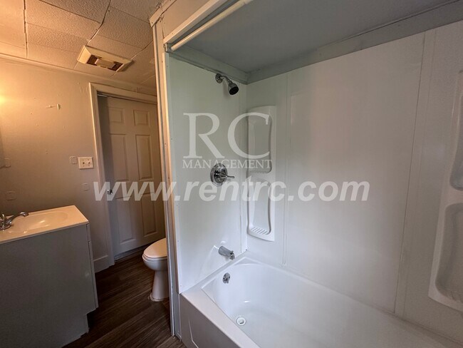 Building Photo - 106 Wisconsin-