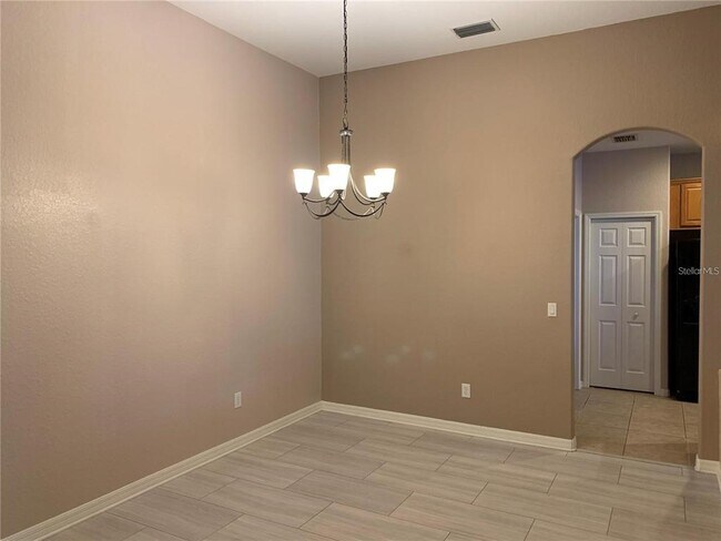 Building Photo - 10724 Banfield Dr