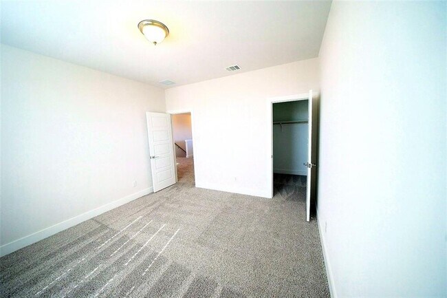 Building Photo - 162 Elisha Dr