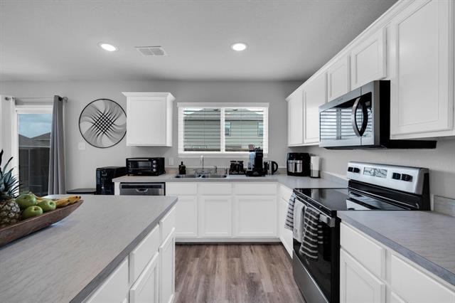 Building Photo - 613 Mayfield Dr