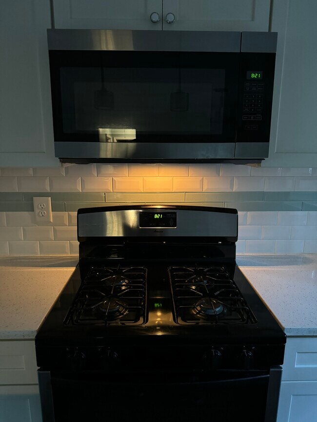 Building Photo - 3494 Maryvale Dr