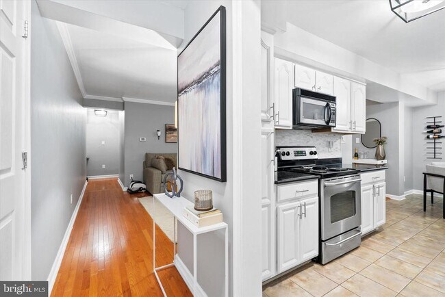 Building Photo - 3332 Spring Ln