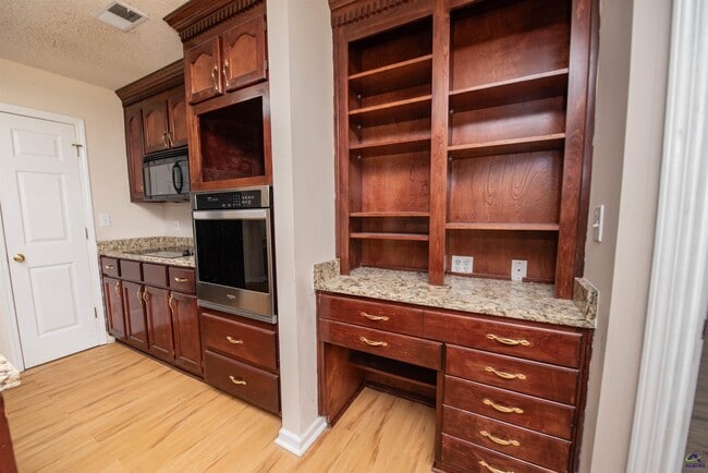 Building Photo - 111 Wiley Way