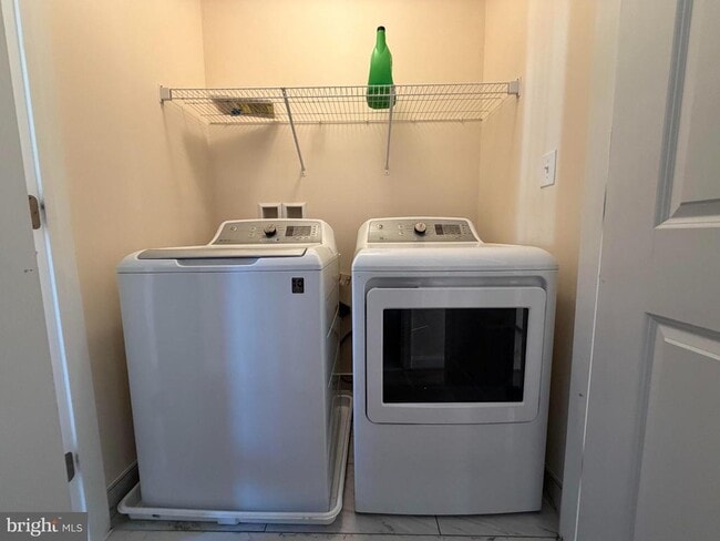 Building Photo - 122 Ridgemont Dr