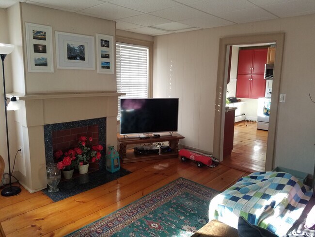 Building Photo - 47 Mechanic St