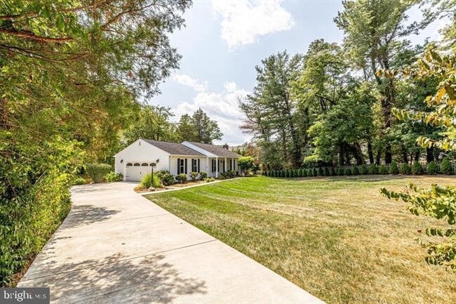 Building Photo - 2601 Seskey Glen Ct