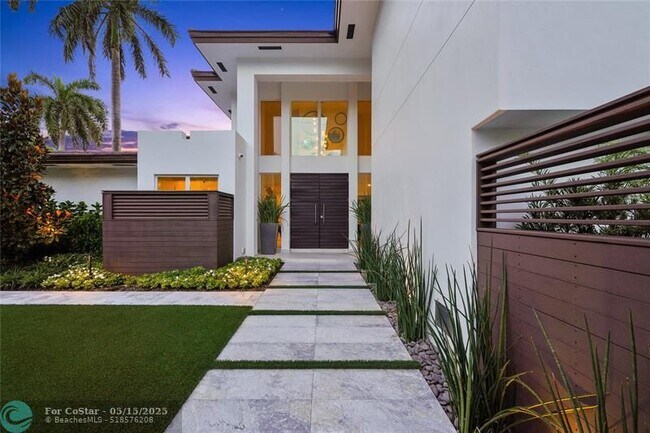 Building Photo - 325 Seven Isles Dr