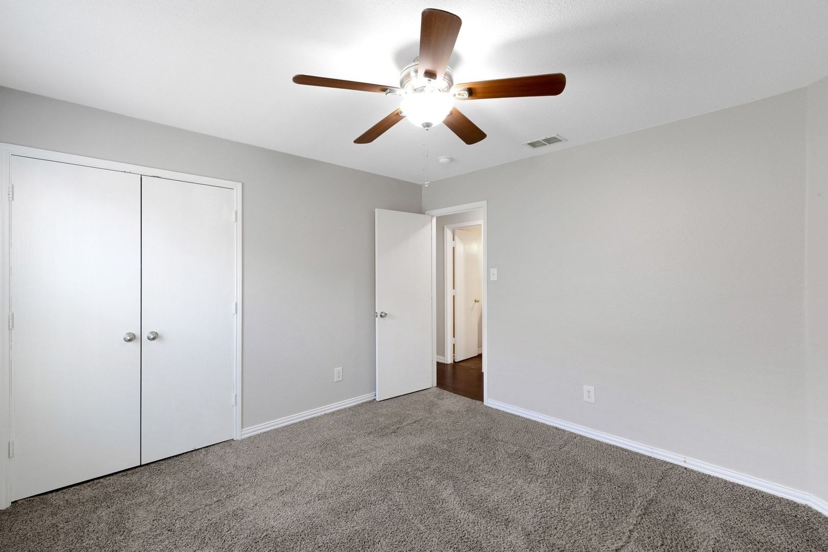 Building Photo - 2708 Bur Oak Dr