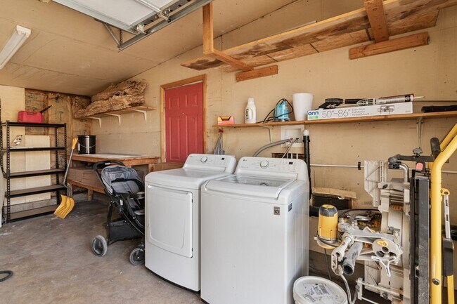 Building Photo - 129 W 100 S