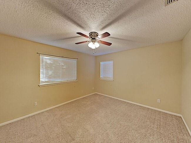 Building Photo - *No Application Fee*