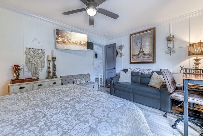 Building Photo - 2427 Park St